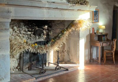 compositions-florales-cheminees-chateau-2 compositions-florales-cheminees-chateau-2